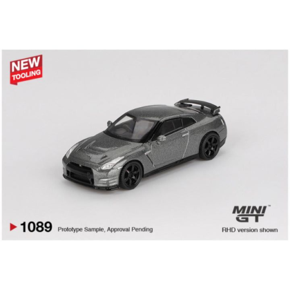 NISSAN GT-R 2013