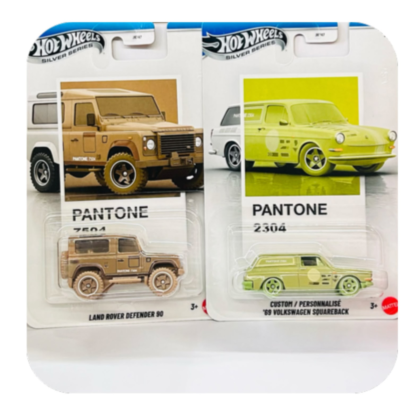 Land Rover Defender 90 and ’69 Volkswagen Squareback